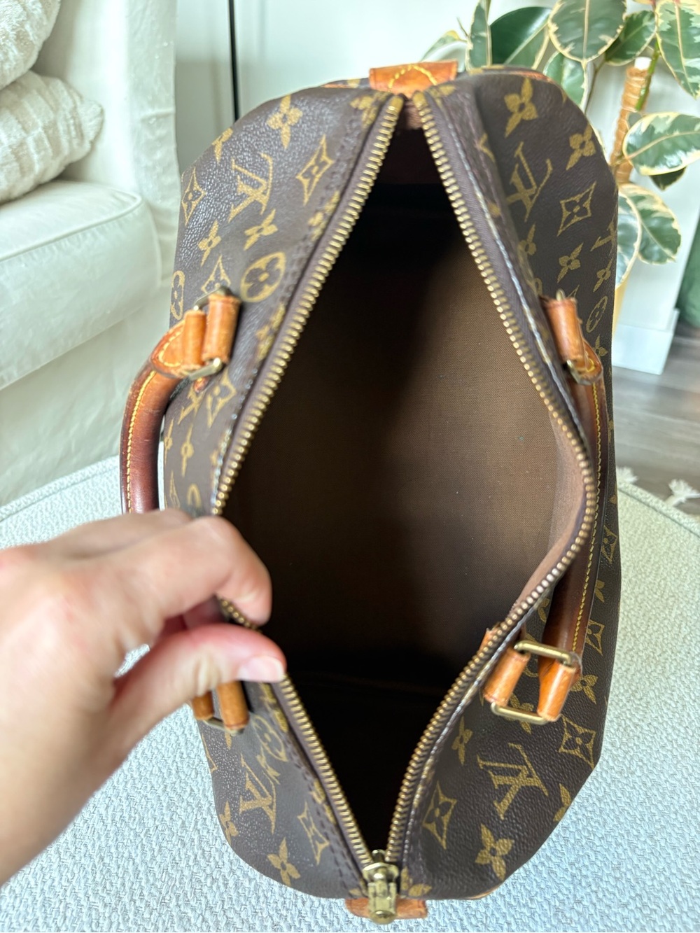 Vintage Louis Vuitton Monogram Speedy - Picture 8 of 9
